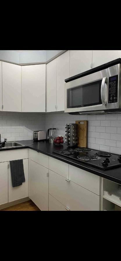 Cozy Vancouver Condo Экстерьер фото